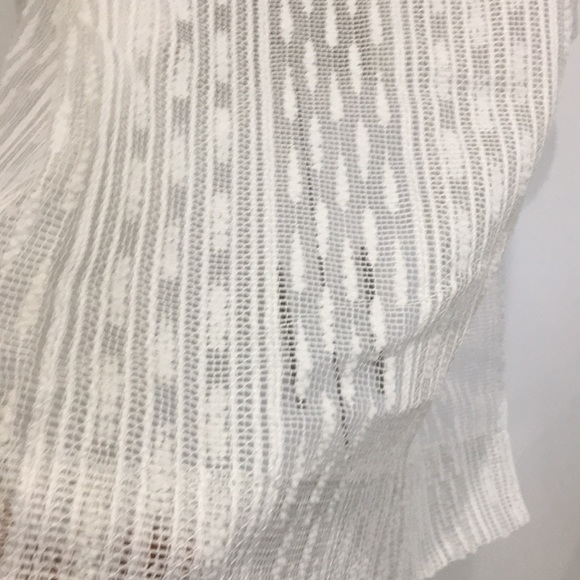 White Sheer 1-Panel Curtain with Elegant Pattern - Picture 5 of 7